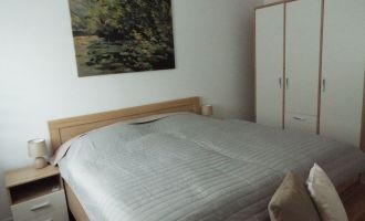 Das Schlafzimmer mit Doppelbett, Foto: H. Herrmann, Lizenz: H. Herrmann